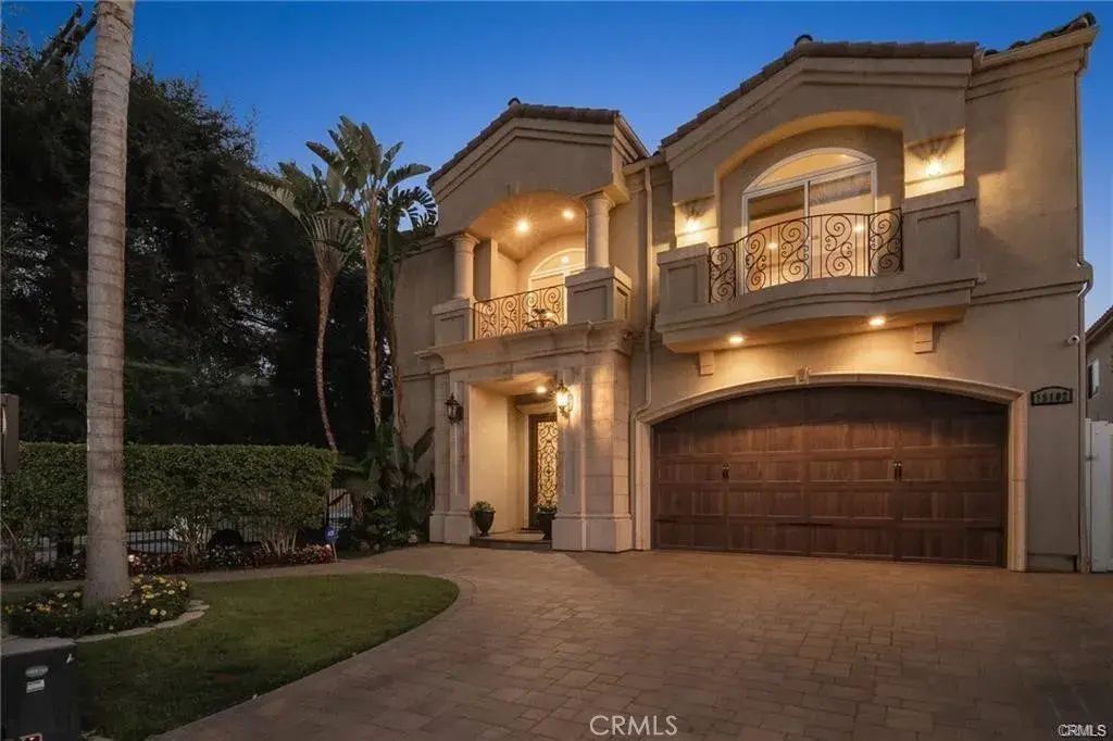 15102 Greenleaf, Los Angeles