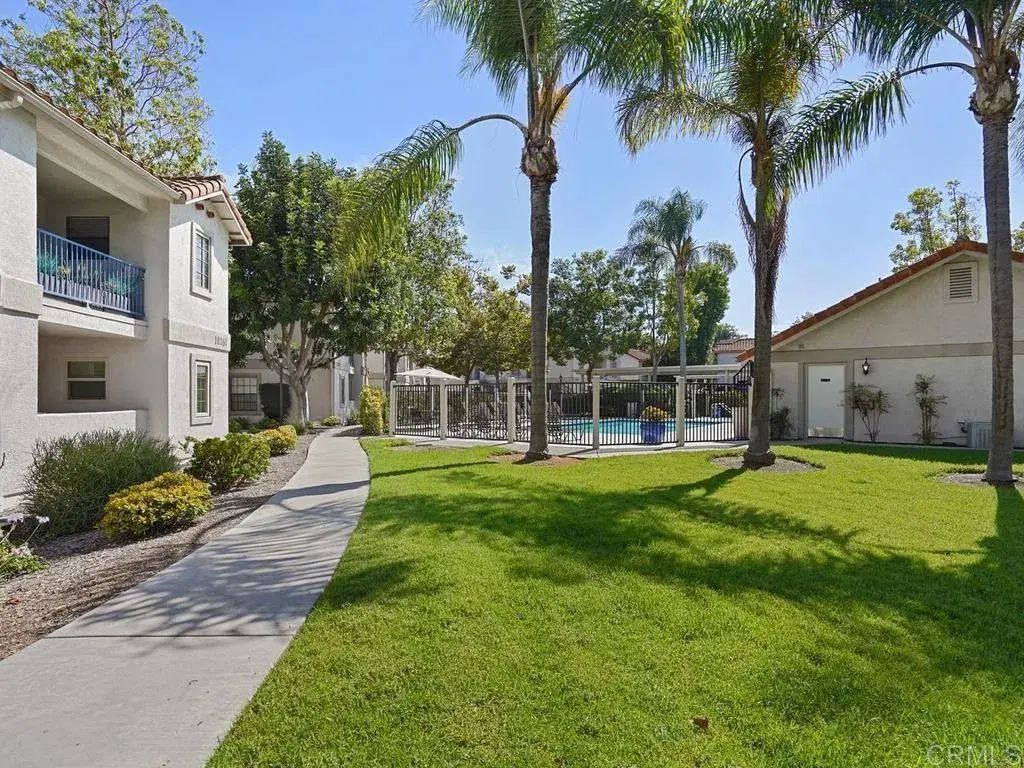 10365 Azuaga Street 172, 