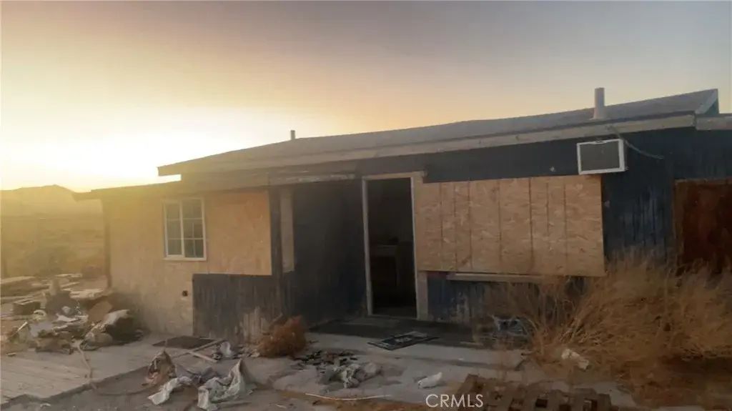 15220 Wolf Haven, Lucerne Valley