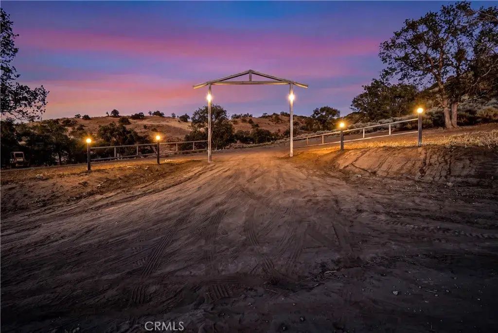 Chalet, Tehachapi