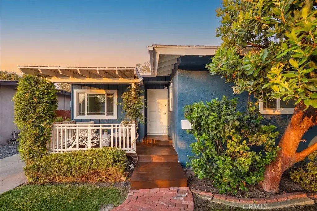 2722 Josie, Long Beach
