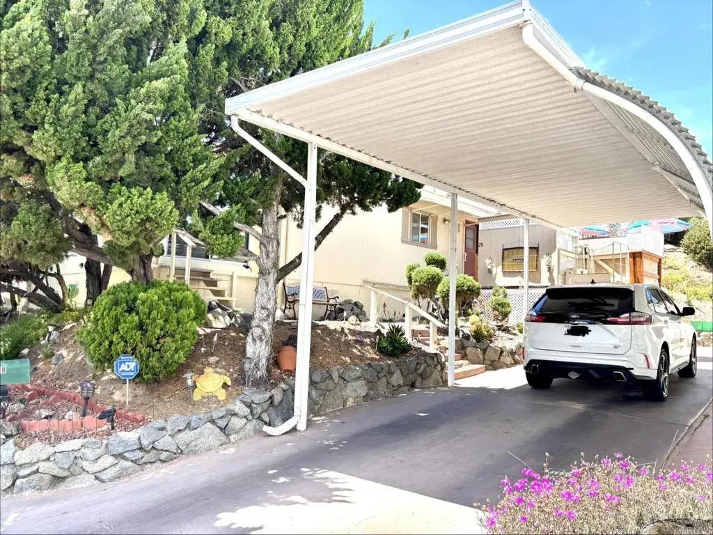 955 Howard 28, Escondido