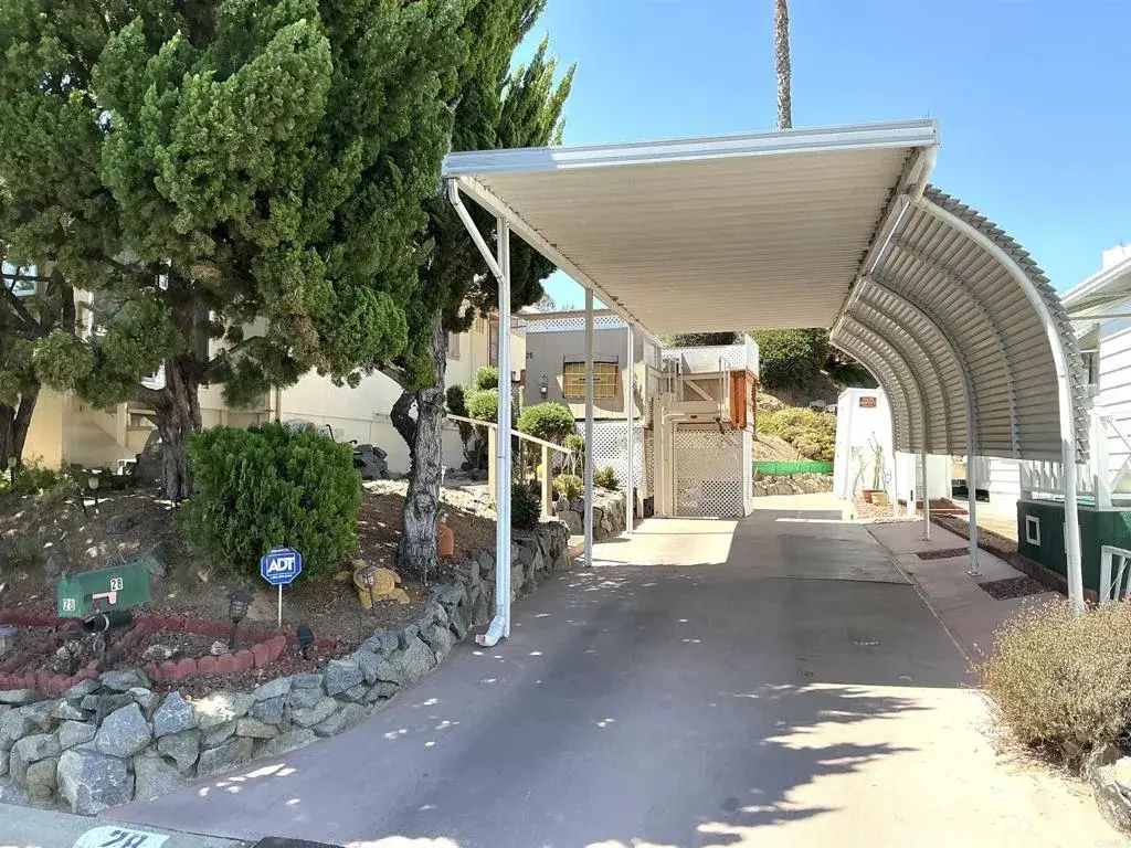 955 Howard 28, Escondido