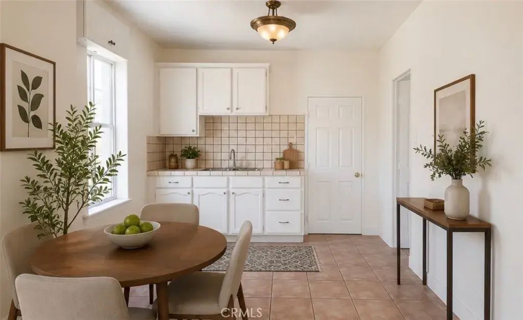 10743 Weigand, Los Angeles