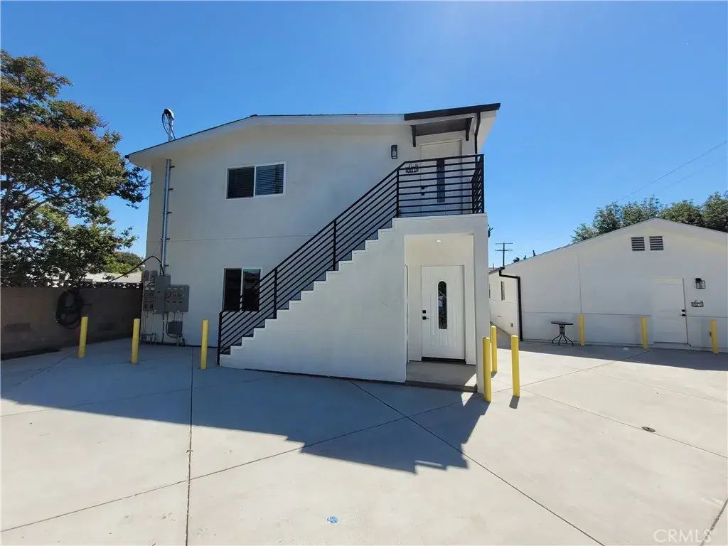 8323 Quartz Avenue, Winnetka