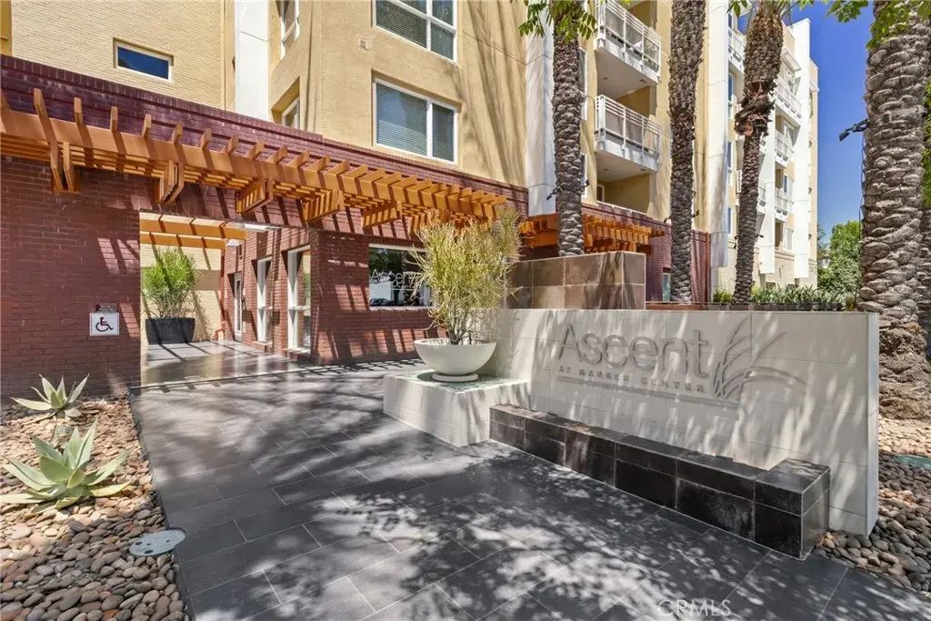21301 Erwin Street 511, Woodland Hills
