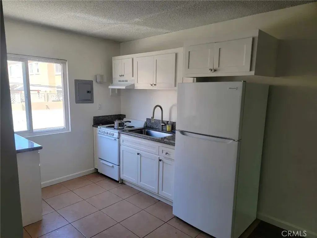620 Illinois Court 15, El Segundo