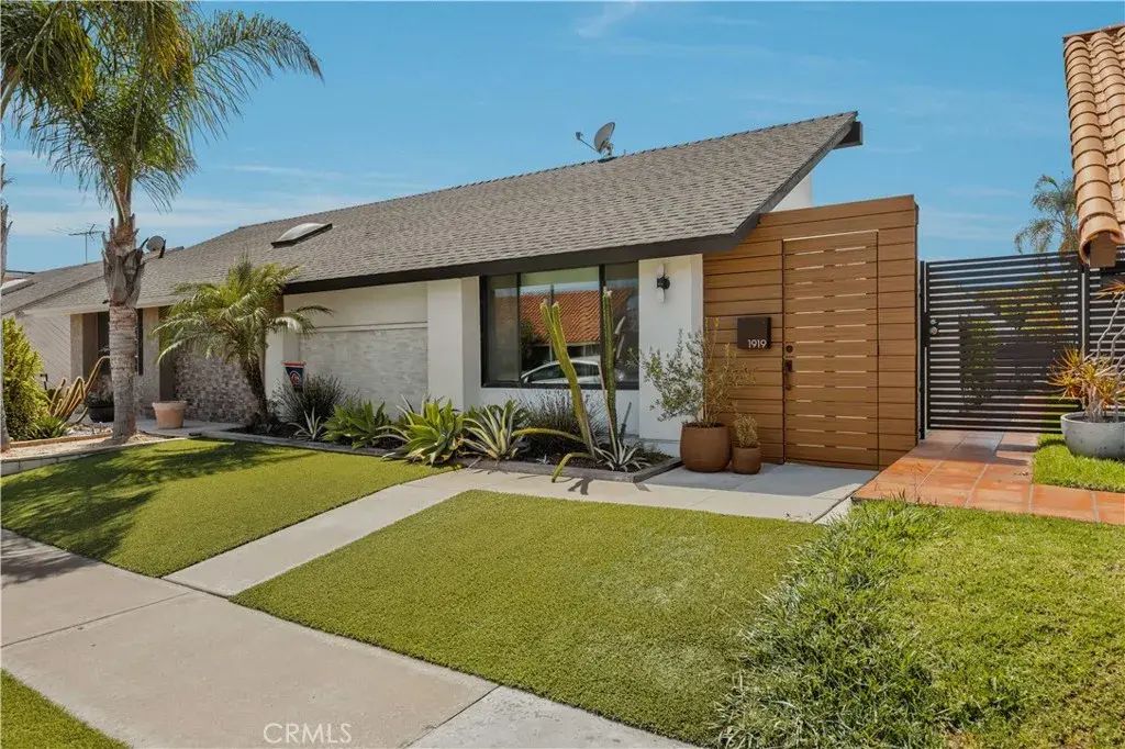 1919 Alsuna, Huntington Beach