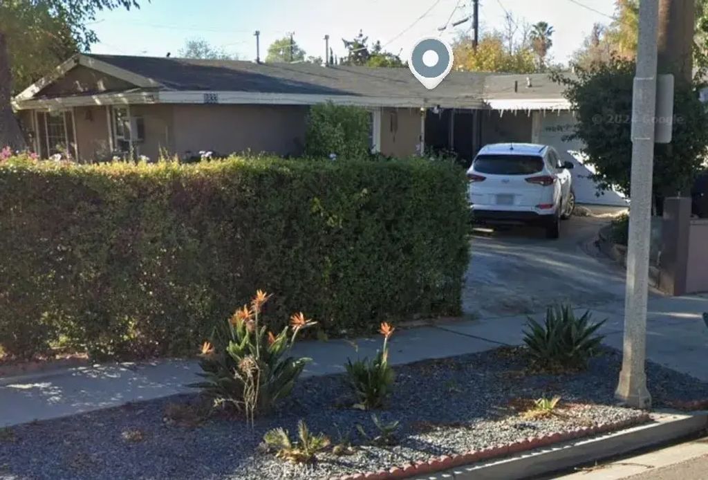 8833 Shawnee Ave, Riverside