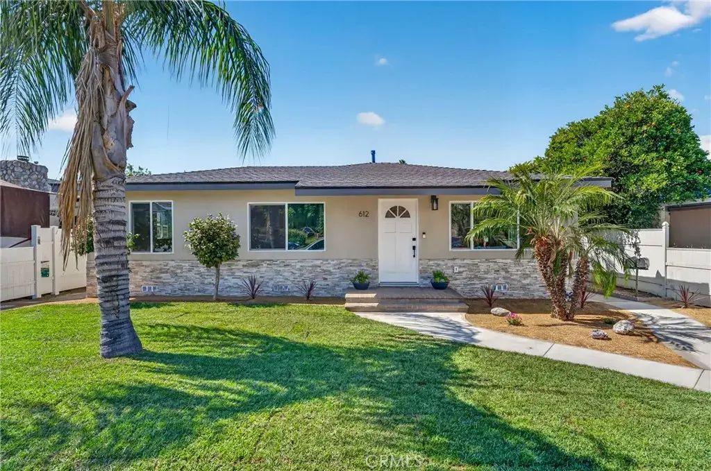 612-614 E Colorado Boulevard, Monrovia