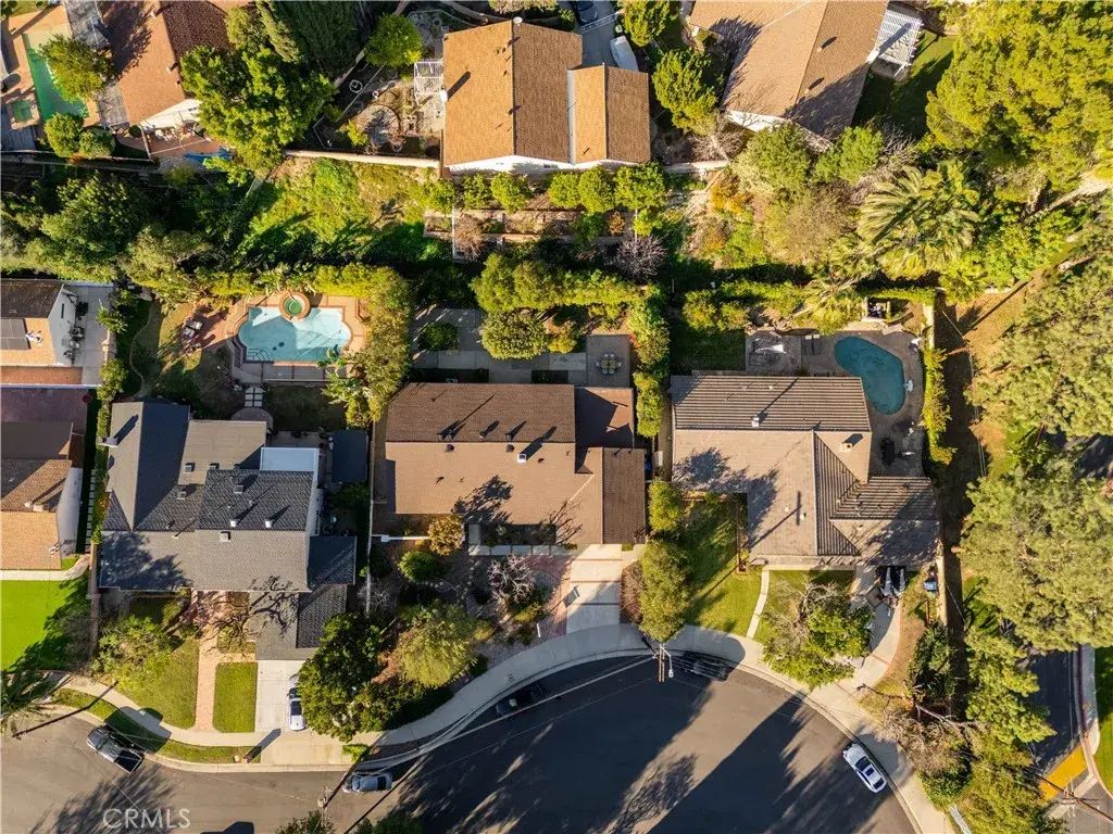 7556 Chaminade, West Hills