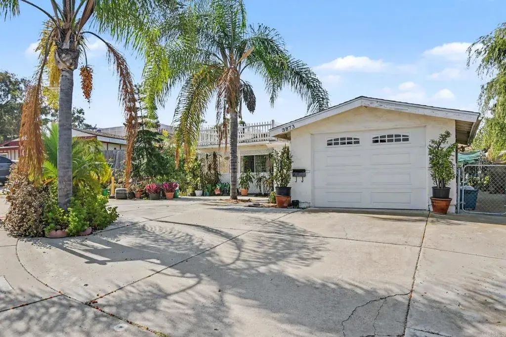 3873 Marcwade Court, 