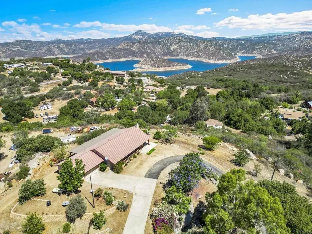 12460 Muth Valley Road, Lakeside