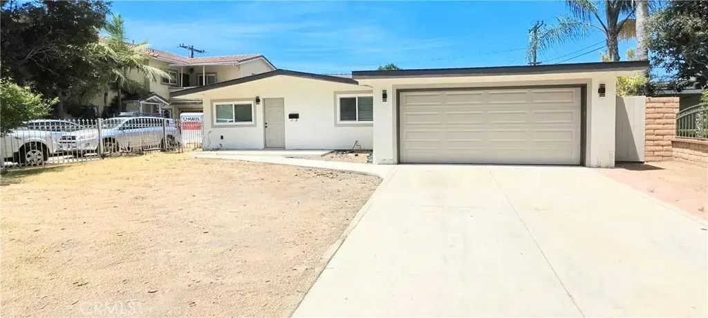 1234 Cedar, Santa Ana