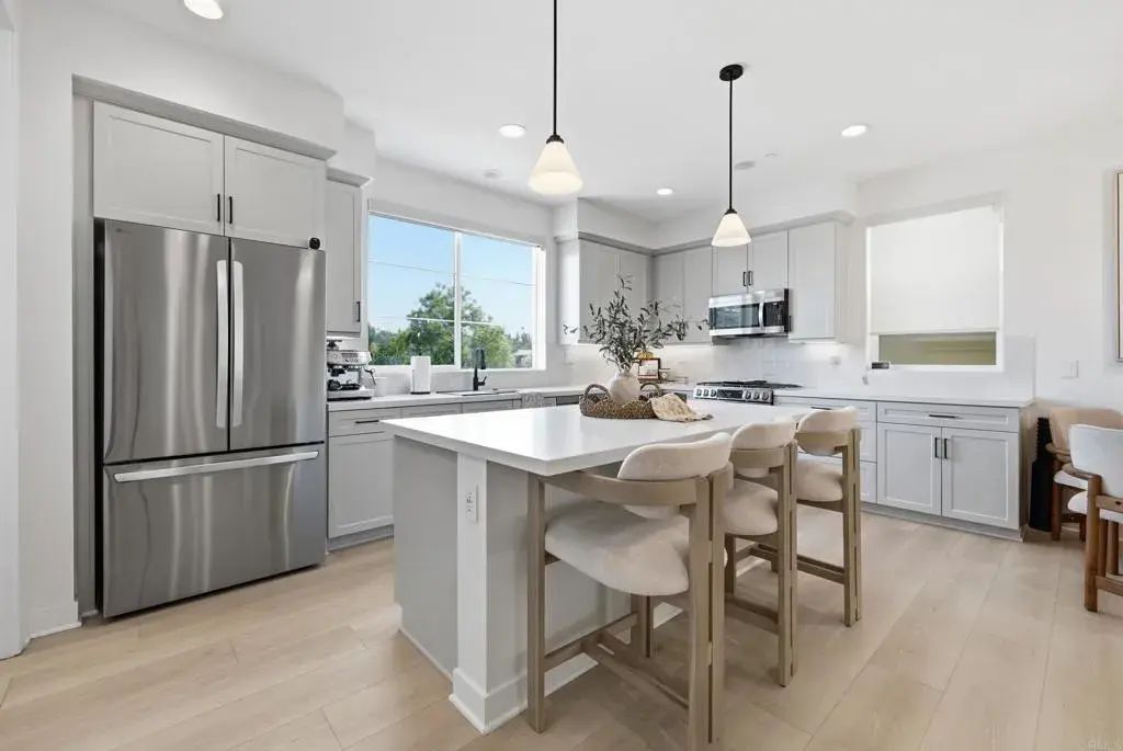 370 Volary Glen, Escondido
