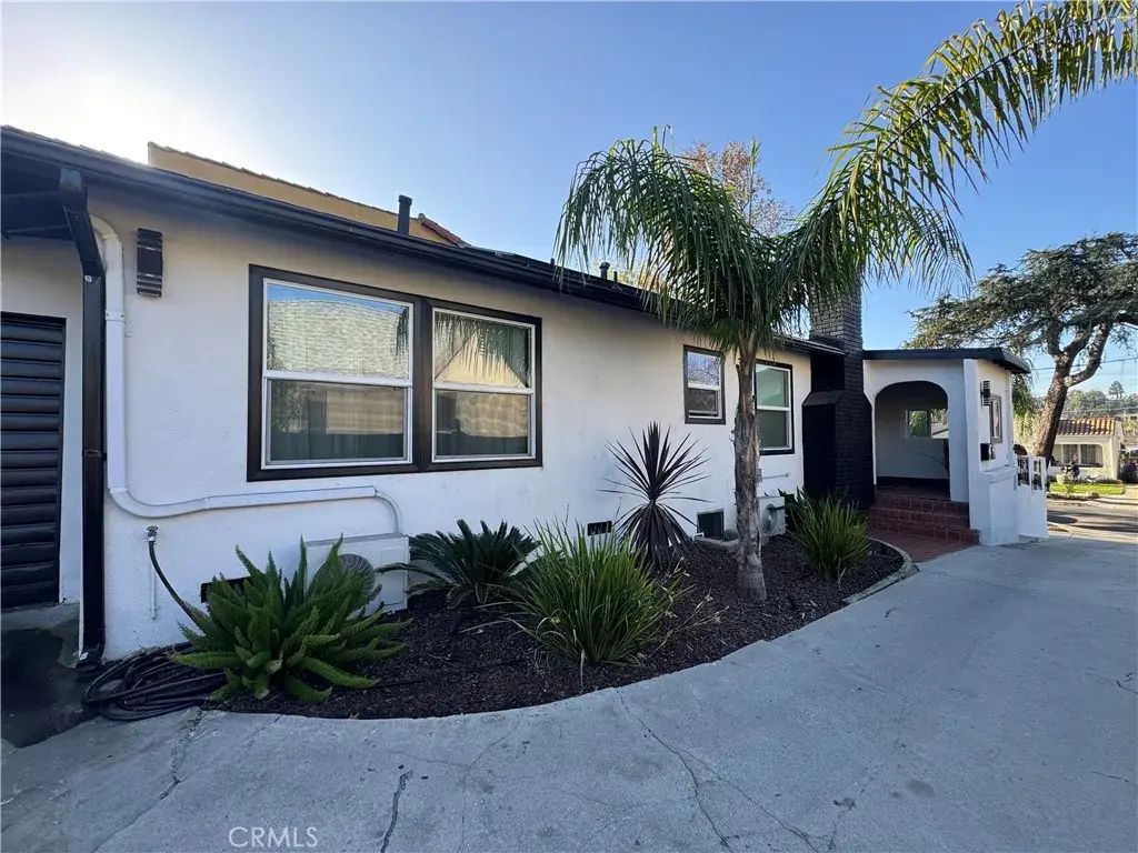 3707 Valleybrink 3707-3709, Los Angeles