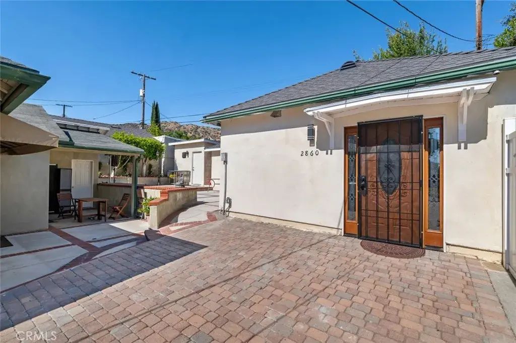 2860 N Brighton Street, Burbank