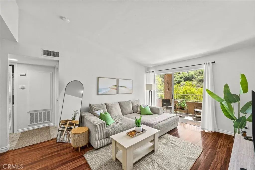2500 San Gabriel 306, Corona
