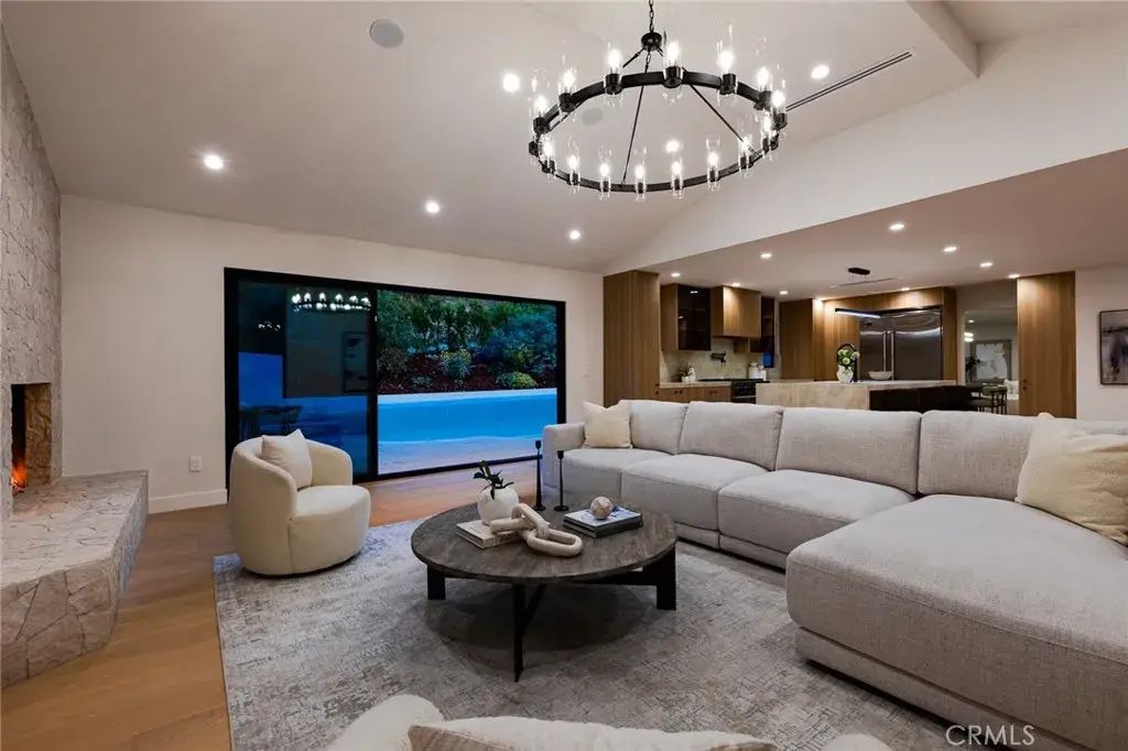 6035 Rod, Woodland Hills
