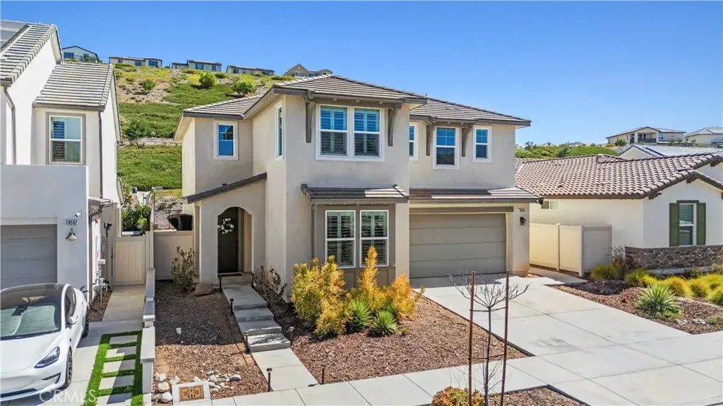 28588 Foothill, Saugus