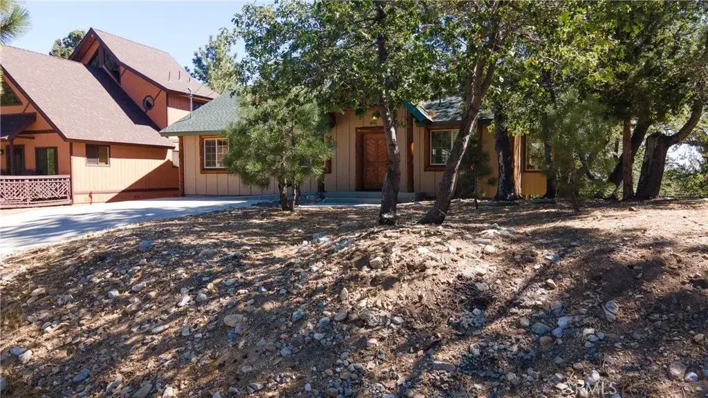 617 Villa Grove, Big Bear City
