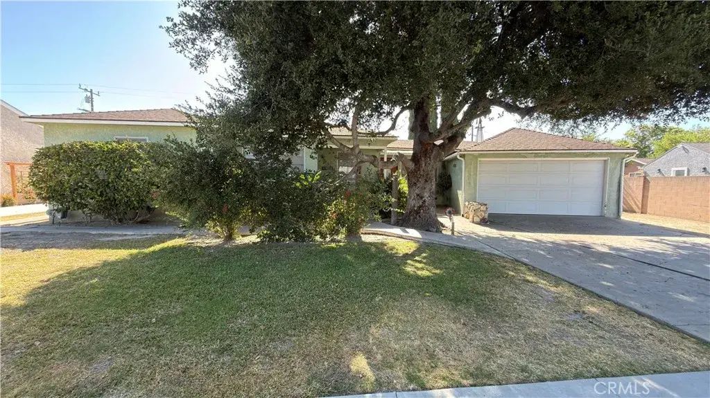 5834 Coldbrook, Lakewood