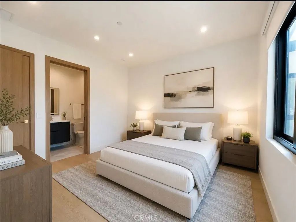 18225 Sugarman, Tarzana