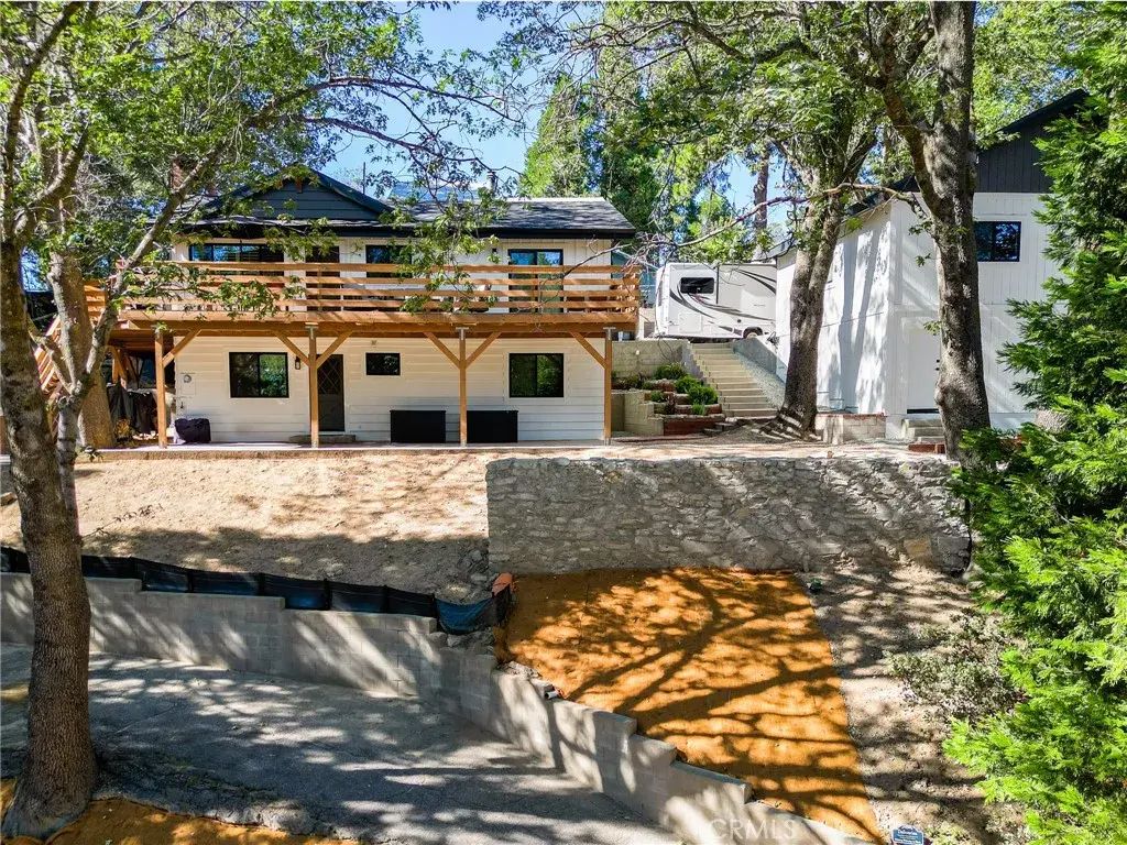 374 Dunant, Crestline