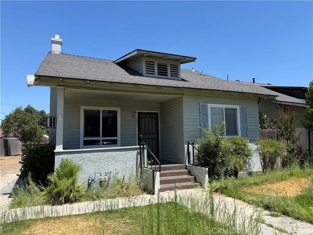 2837 E Grant, Fresno