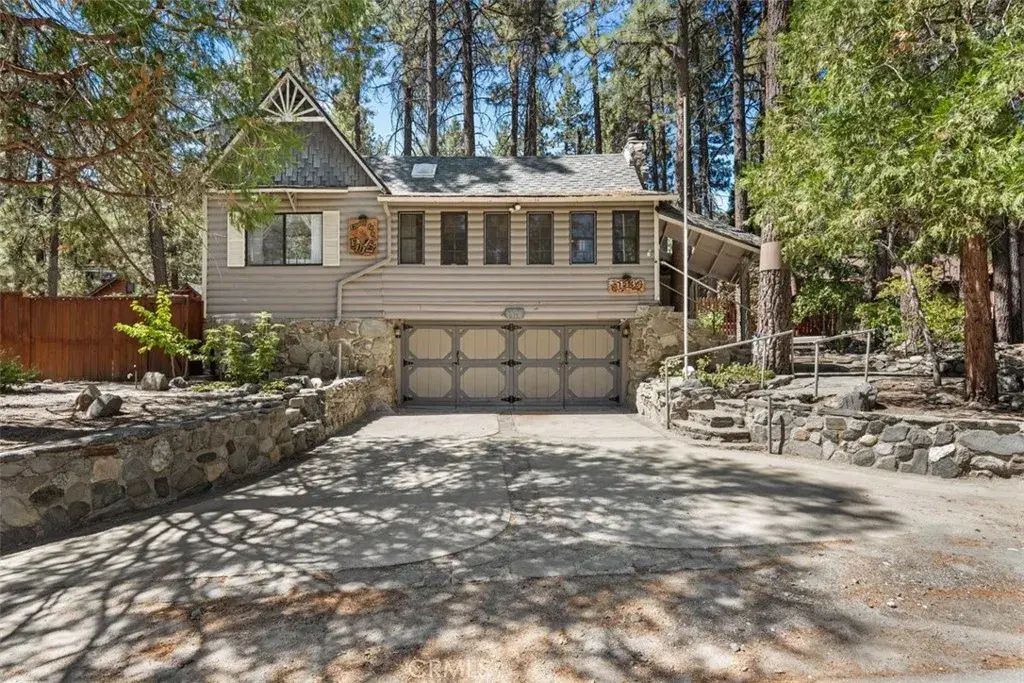 1143 Robin Road, Wrightwood