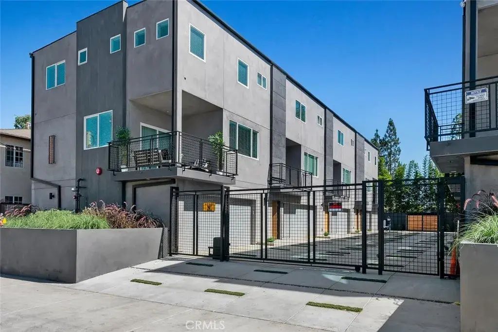 13538 Vanowen Street 4, Valley Glen