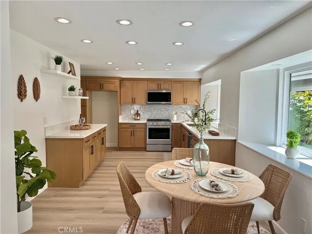 2687 Orange B, Costa Mesa