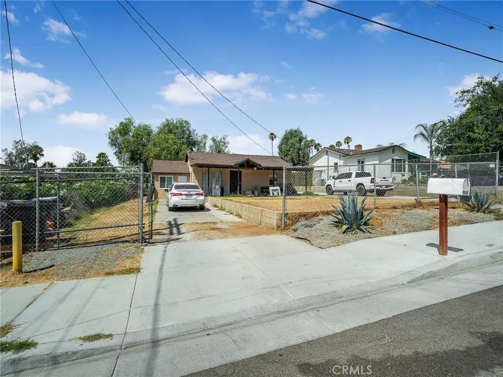 6958 37th Street, Riverside