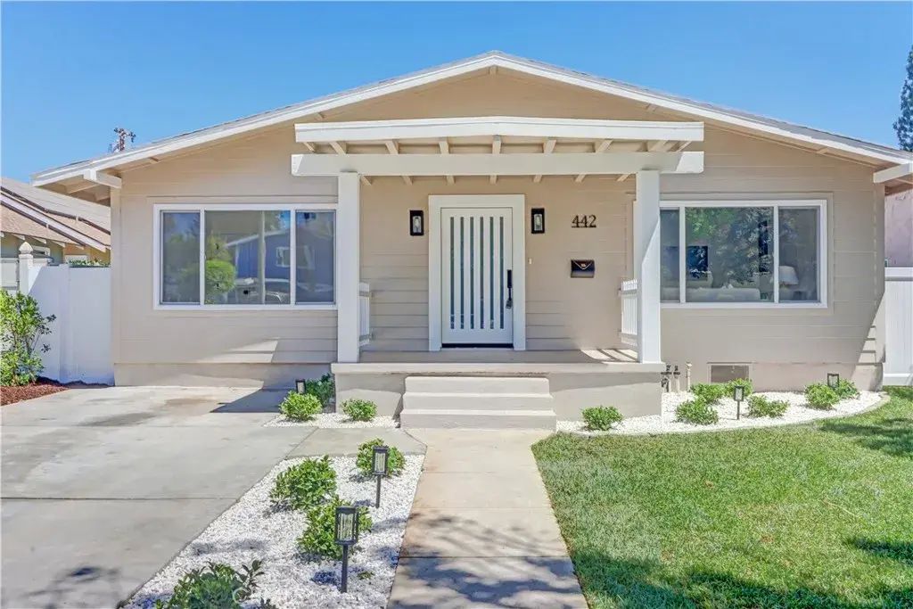 442 Sievers, Brea