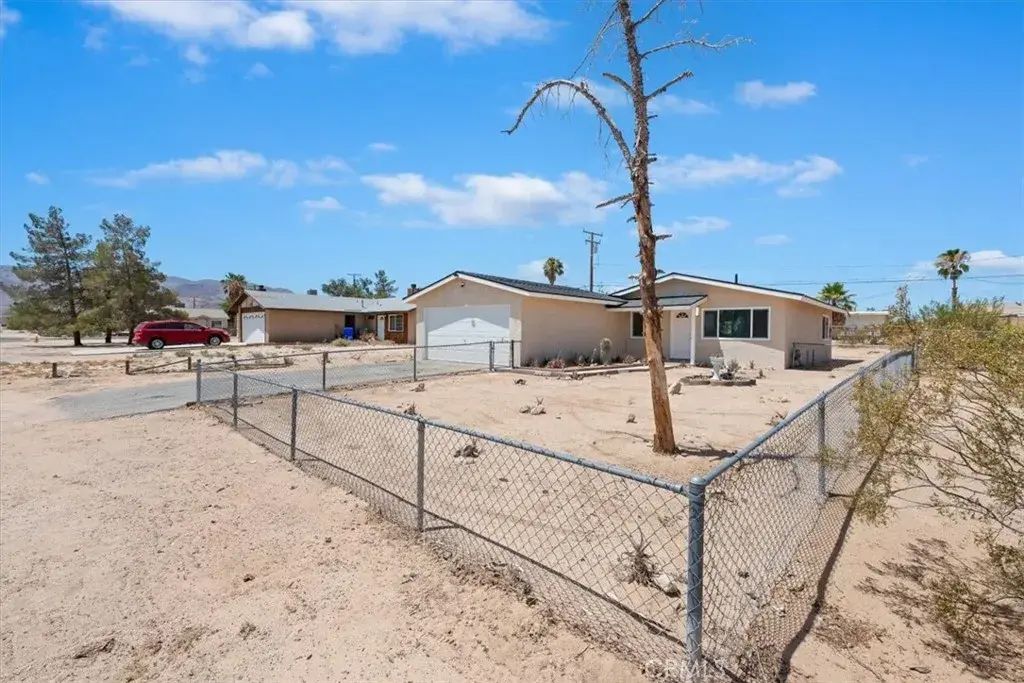 5566 Daisy, 29 Palms