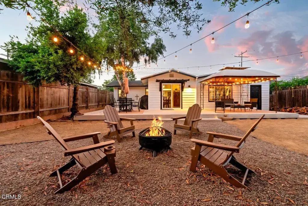 326 Larmier Avenue, Oak View