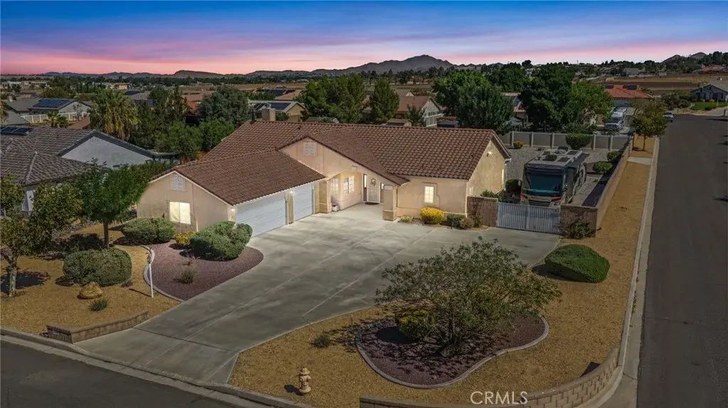 13490 Paraiso, Apple Valley
