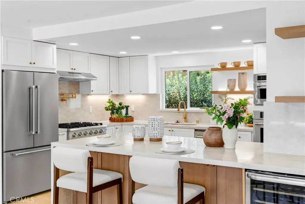 1319 Las Lomas, Brea