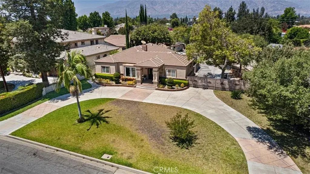221 W Le Roy, Arcadia