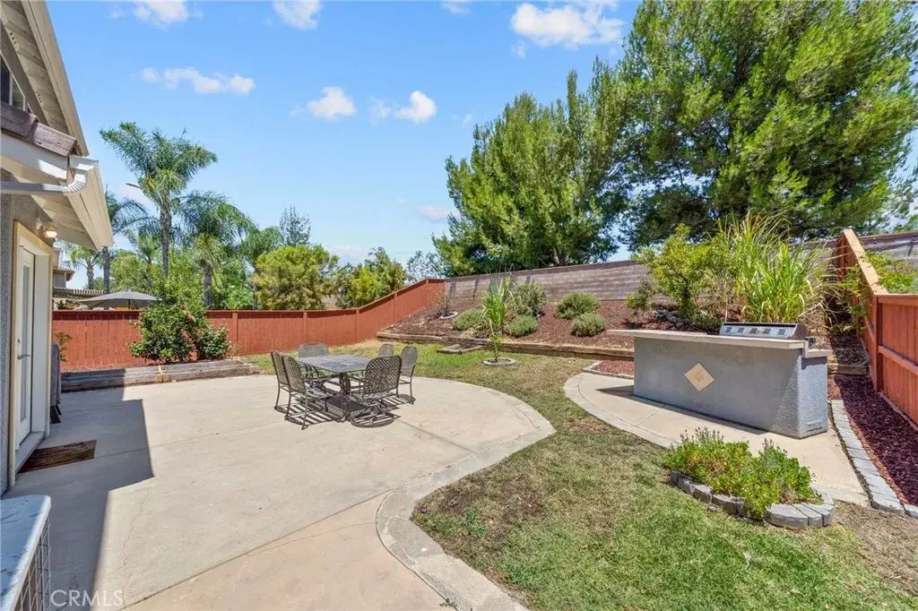 11416 Magnolia Street, Corona
