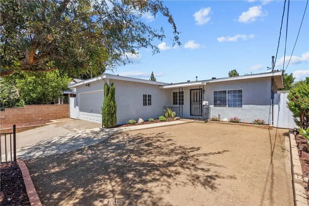 11144 Laurel Canyon Boulevard, Los Angeles