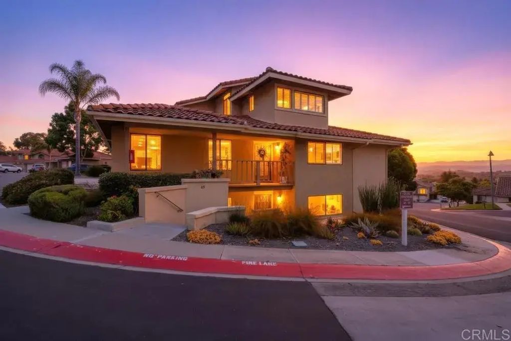 11842 Paseo Lucido 69, 