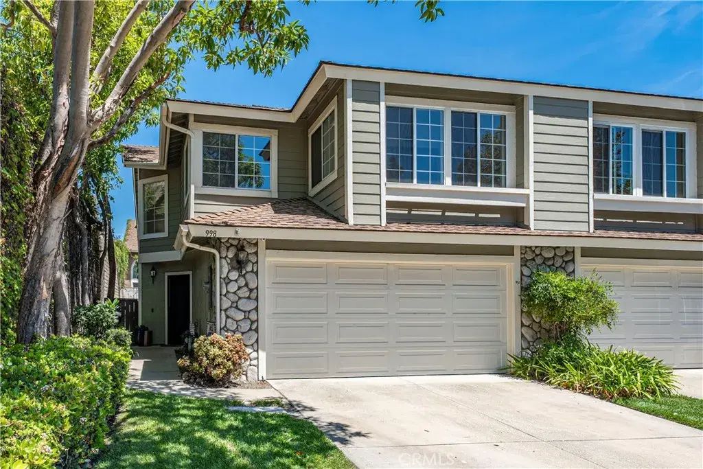 998 Lotus Circle, San Dimas