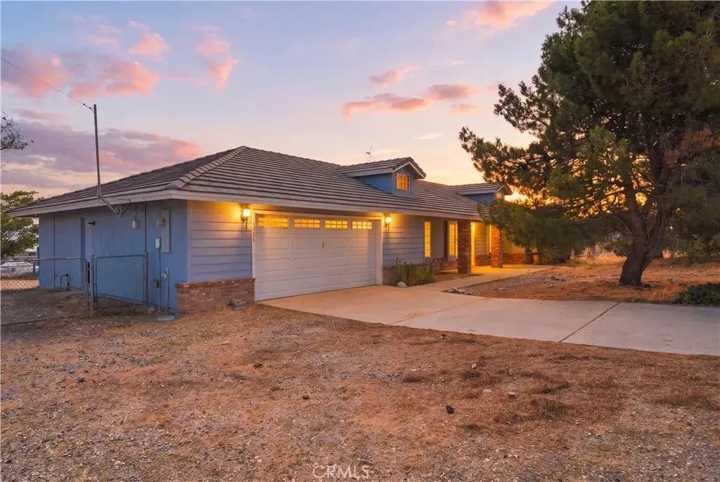 8451 Sky Harbor, Phelan