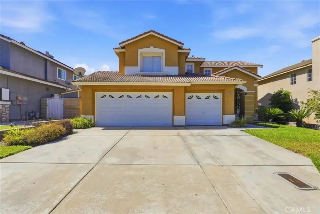 14993 Oak Spring, Fontana