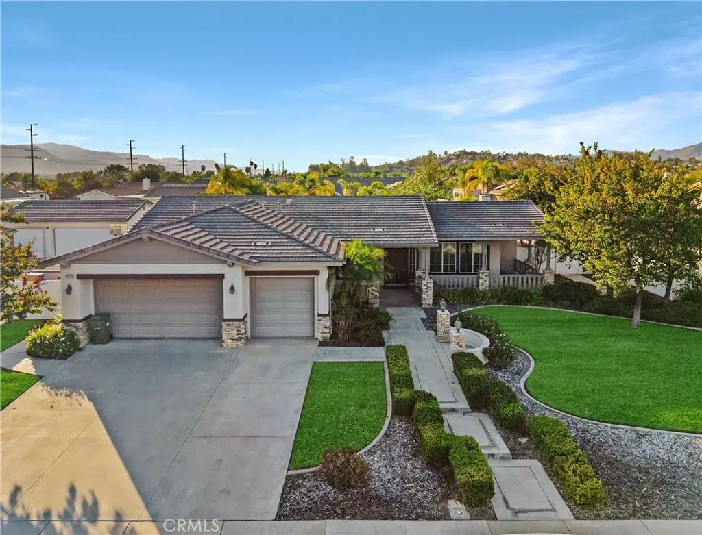 41733 Hollister, Murrieta