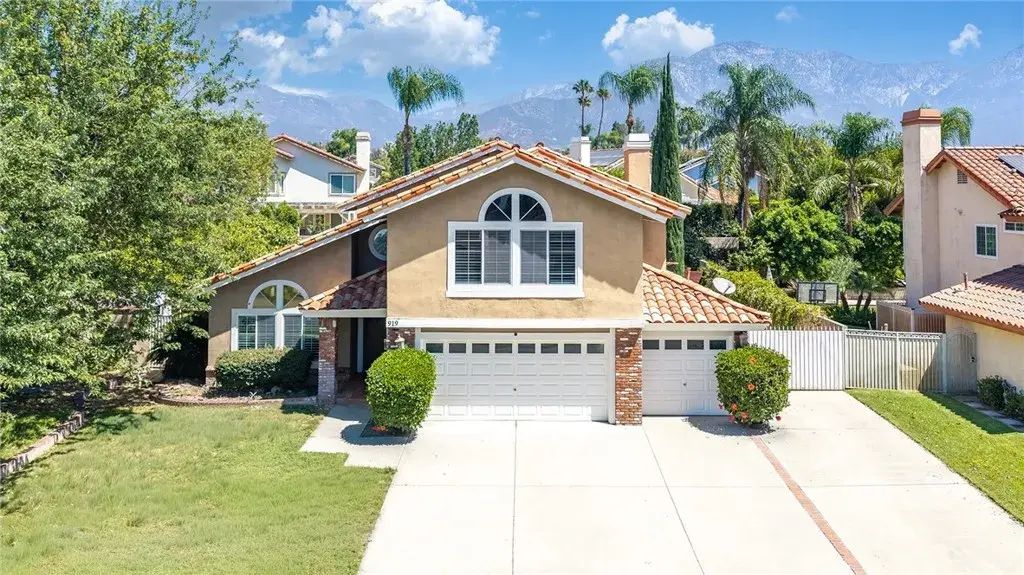 919 W 14th St, Upland