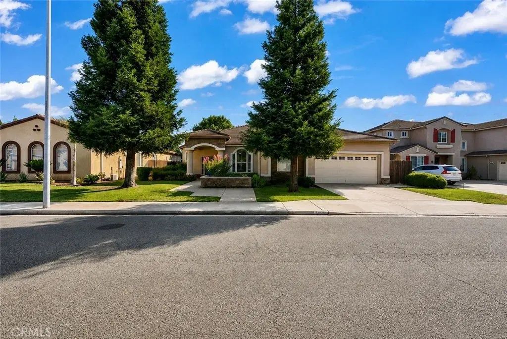 9514 N Larkspur Avenue, Fresno