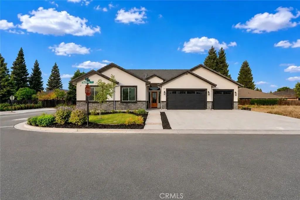 3394 Banbury, Merced