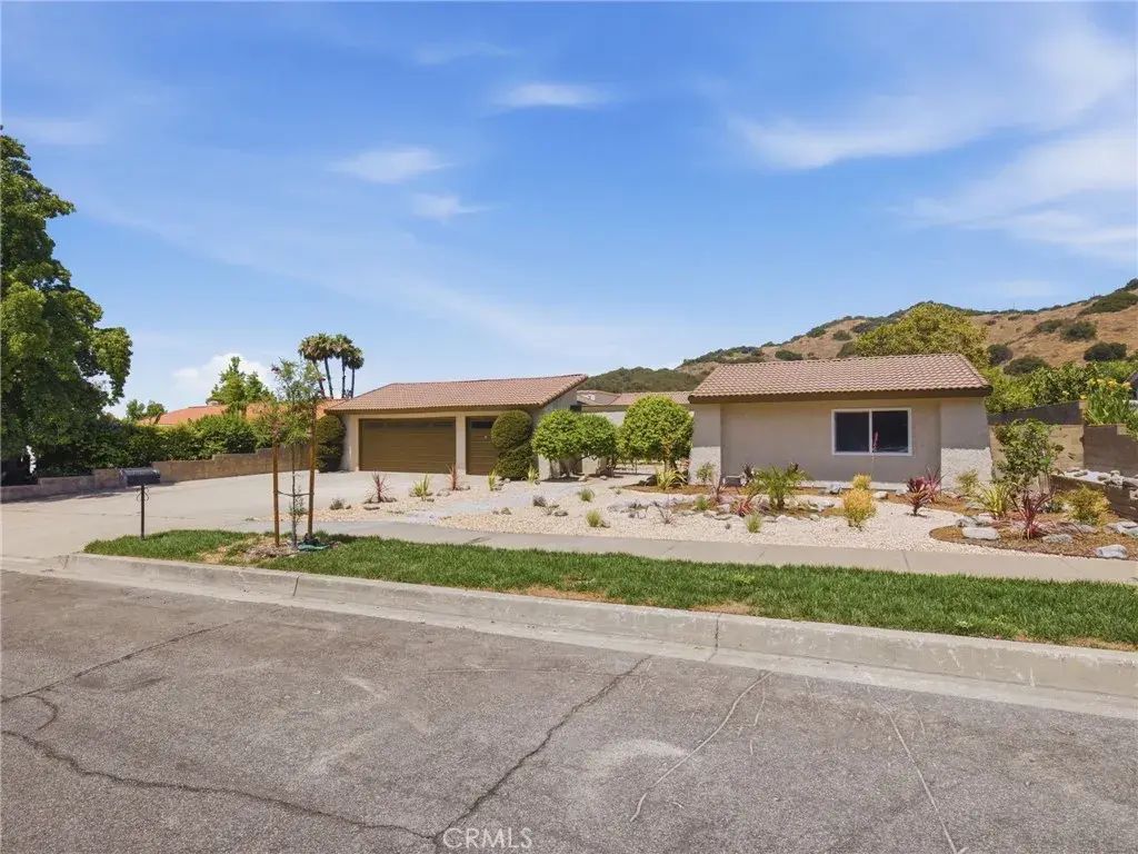225 Armstrong Drive, Claremont
